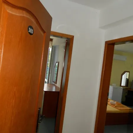 Hotel North 2*